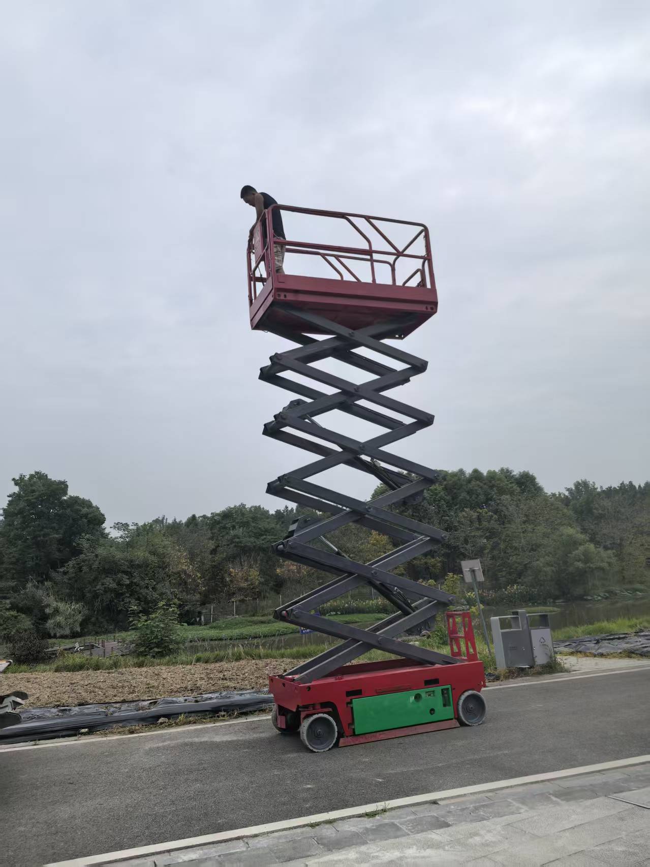 到底是升降機租賃省錢？還是自己購買一臺升降機更省錢呢？